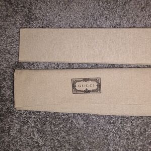 Gucci Tan You Put The Jewelry On It And In The Bag